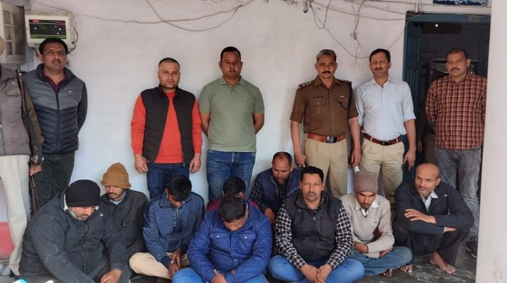 फर्जी अभ्यर्थियों से उत्तराखण्ड अधीनस्थ चयन सेवा आयोग की परीक्षा दिलाने के मामले में नौ लोग गिरफ्तार 1 Hello Uttarakhand News »