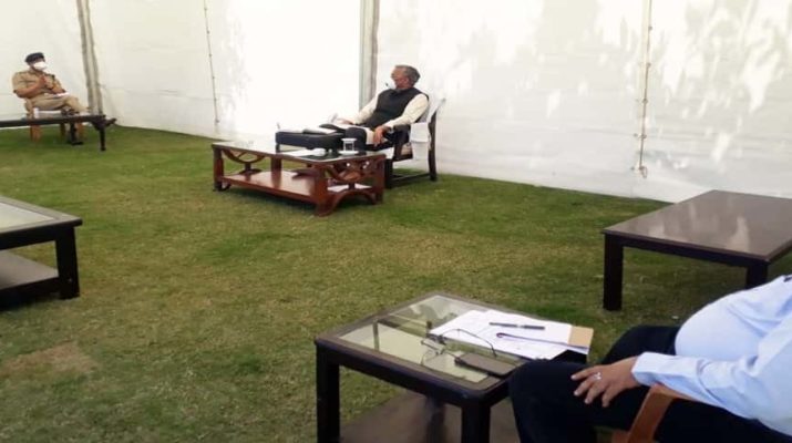 कोरोना वायरस से बचाव कार्यों में सहयोग नहीं करने वालों के विरूद्ध सख्त कार्रवाई की जाए-मुख्यमंत्री त्रिवेन्द्र सिंह रावत 1 कोरोना वायरस से बचाव कार्यों में सहयोग नहीं करने वालों के विरूद्ध सख्त कार्रवाई की जाए-मुख्यमंत्री त्रिवेन्द्र सिंह रावत 1 Hello Uttarakhand News »