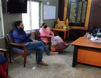 जिनका राशन कार्ड ऑन लाइन नहीं है, उन्हें भी शीघ्र खाद्यान्न वितरित किया जाएगा - जिलाधिकारी 4 Hello Uttarakhand News »