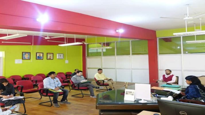 बागेश्वर: जिलाधिकारी ने अधिकारियों के साथ की बैठक, दिए यह महत्वपूर्ण निर्देश 1 बागेश्वर: जिलाधिकारी ने अधिकारियों के साथ की बैठक, दिए यह महत्वपूर्ण निर्देश 1 Hello Uttarakhand News »