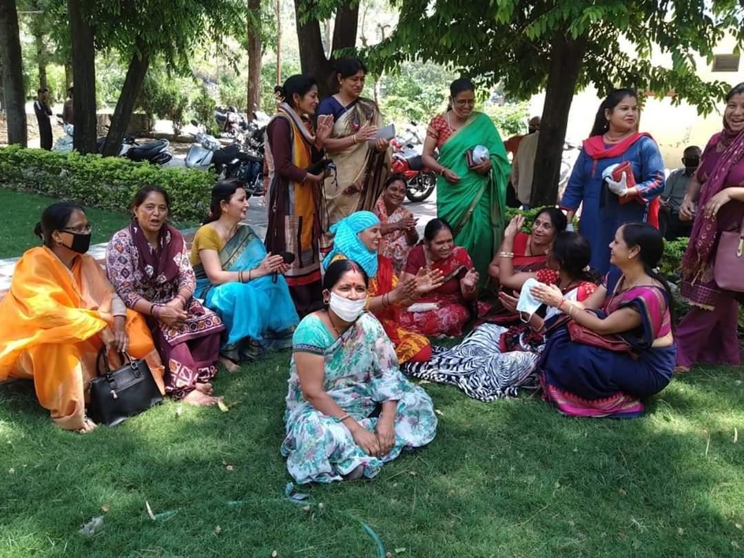 भाजपा पार्षदों व कार्यकर्ताओं ने प्रधानमंत्री के दिए निर्देशों व सोशल डिस्टनसिंग गाइडलाइन्स का किया खुलके उल्लंघन! 4 Hello Uttarakhand News »