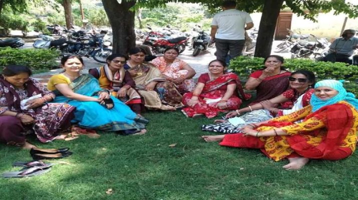 भाजपा पार्षदों व कार्यकर्ताओं ने प्रधानमंत्री के दिए निर्देशों व सोशल डिस्टनसिंग गाइडलाइन्स का किया खुलके उल्लंघन! 1 Hello Uttarakhand News »