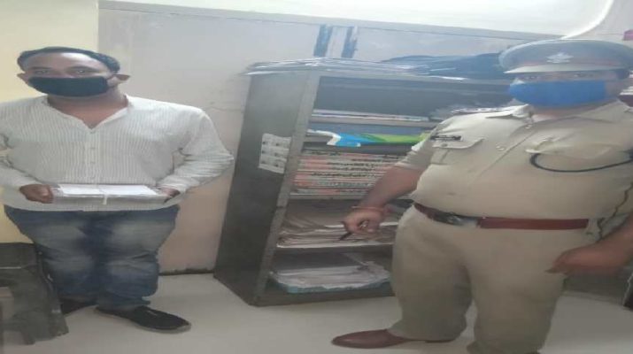 महिला को धमकाने वाला अभियुक्त पिस्टल के साथ गिरफ्तार 9 Hello Uttarakhand News »