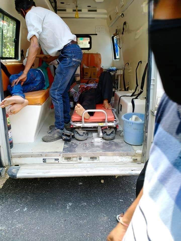 कर्णप्रयाग - नारायण नगर के बीच एक दर्दनाक हादसा, मां-बेटी की मौत, पिता-पुत्र गंभीर घायल 3 Hello Uttarakhand News »