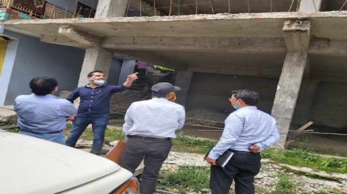 पिथौरागढ़ क्षेत्रान्तर्गत में जो भी निर्माण कार्य हो, उनका प्राधिकरण से मानचित्र स्वीकृत कराना अनिवार्य, देखें रिपोर्ट 1 Hello Uttarakhand News »