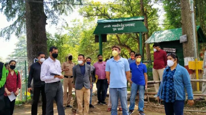 जिलाधिकारी मंगेश घिल्डियाल ने धनोल्टी में हो रहे कार्यों का लिया जायज़ा, दिये यह निर्देश 1 Hello Uttarakhand News »