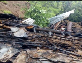 पिथौरागढ़ के बंगापानी तहसील में भारी बारिश ने मचाया कहर, एक बच्चे समेत चार लोग हुए घायल 3 Hello Uttarakhand News »