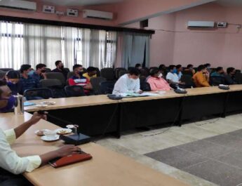 पिथौरागढ़ में पिरूल (चीड़ की पत्तियां) एवं अन्य प्रकार के ईंधनों से विद्युत उत्पादन द्वारा रोजगार के अवसर तथा राज्य की ऊर्जा की आवश्यकताओं को पूर्ण करने के लिए हुई अनुश्रवण समिति की बैठक 2 Hello Uttarakhand News »