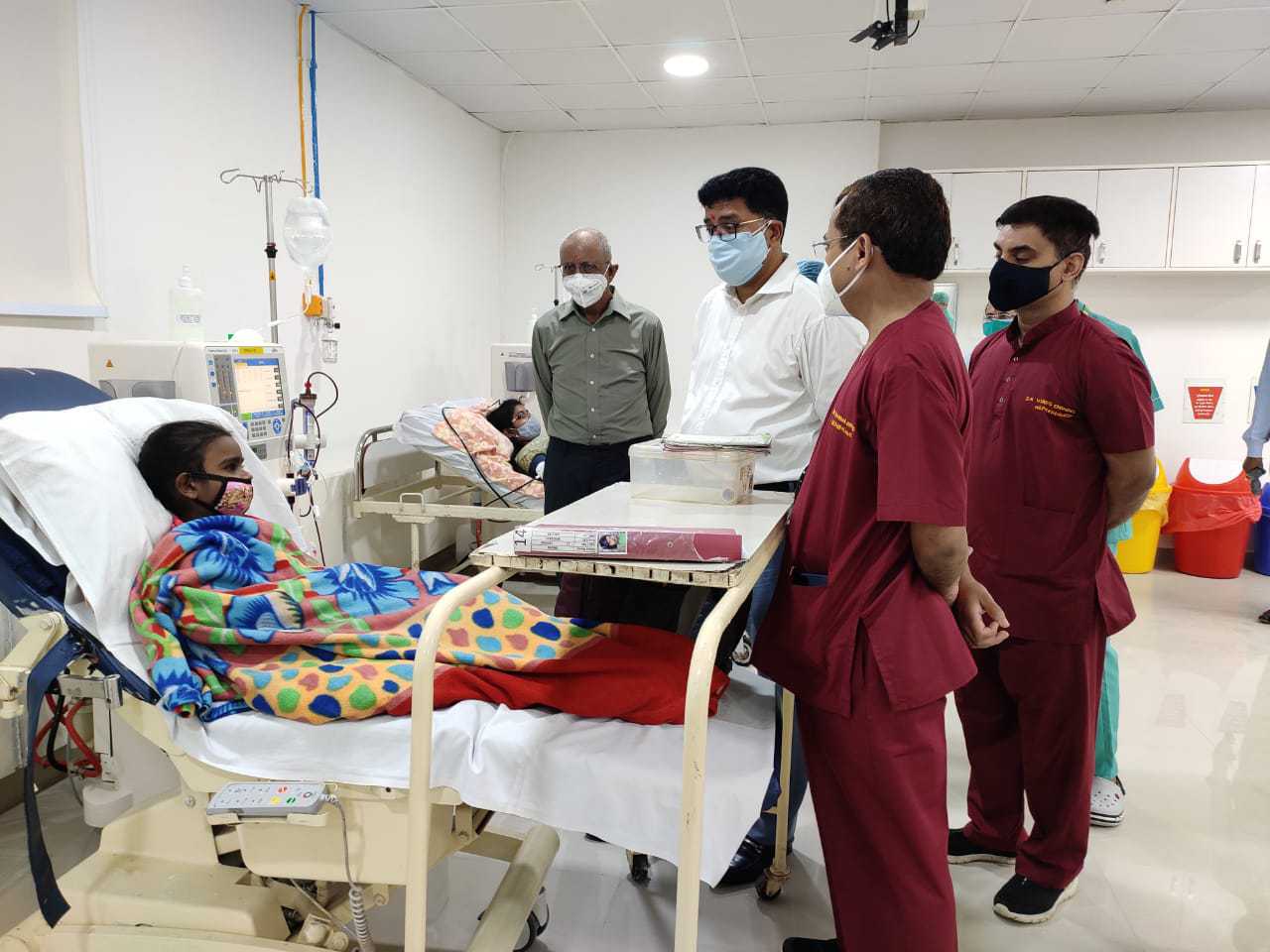 हिमालयन हॉस्पिटल में उत्तराखंड का सबसे बड़ा डायलिसिस सेंटर हुआ स्थापित, डायलिसिस मशीन 30 से बढ़ाकर की गई 40 3 हिमालयन हॉस्पिटल में उत्तराखंड का सबसे बड़ा डायलिसिस सेंटर हुआ स्थापित, डायलिसिस मशीन 30 से बढ़ाकर की गई 40 3 Hello Uttarakhand News »