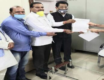 राज्य में कोरोना, बदहाल स्वास्थ्य सेवाएं व प्रतापनगर की समस्याओं को लेकर कांग्रेस प्रतिनिधिमंडल मिला स्वास्थ्य सचिव से, सौंपा ज्ञापन 3 Hello Uttarakhand News »