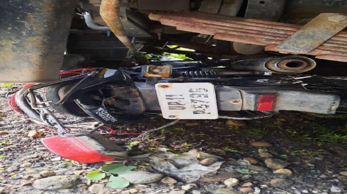 ट्रक और मोटरसाइकिल में आमने-सामने भिड़ंत, मोटरसाइकिल सवार दो युवकों की मौके पर ही मृत्यु 1 Hello Uttarakhand News »