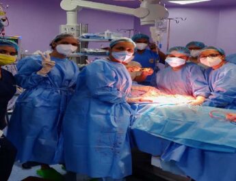 एम्स में 24 वर्षीय युवती के शरीर से 41 किलोग्राम के ओवरियन ट्यूमर का किया गया सफल ऑपरेशन 3 Hello Uttarakhand News »