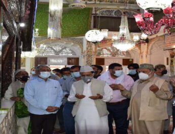 Jammu & Kashmir: Advisor Khan reviews Urs arrangements at Makhdoom Sahib (RA) Shrine 2 Hello Uttarakhand News »