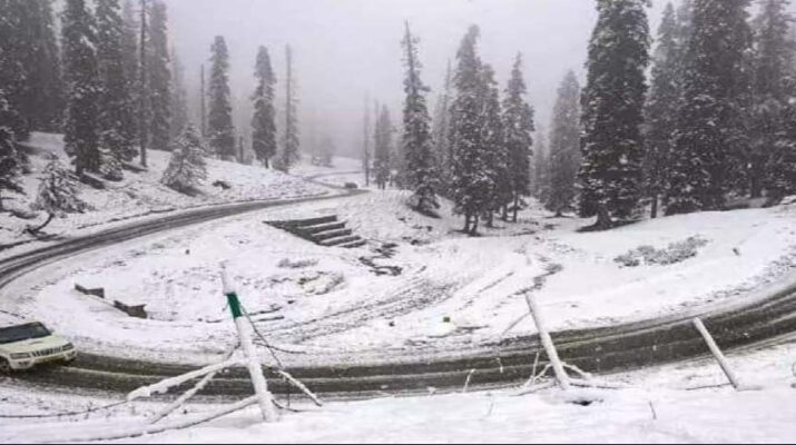 Jammu & Kashmir: Gulmarg receives the first snowfall of the season 1 Hello Uttarakhand News &raquo;