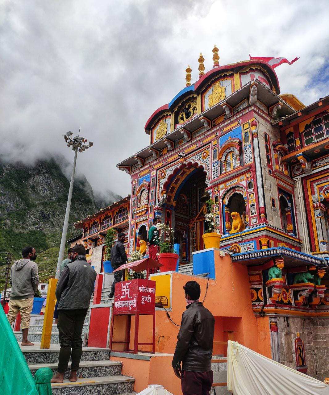 चारधाम यात्रा: कोरोना निगेटिव जांच रिपोर्ट की बाध्यता समाप्त होने के बाद ई पास की संख्या बढ़ - चारधाम देवस्थानम् प्रबंधन बोर्ड 2 Hello Uttarakhand News »