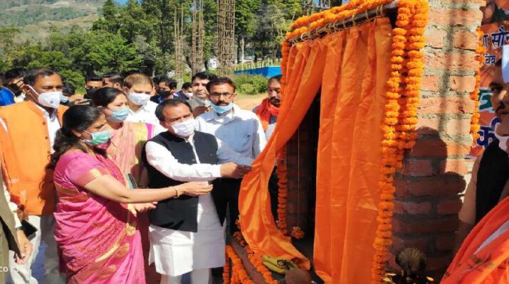 उच्च शिक्षा मंत्री का पिथौरागढ़ दौरा, कहा पिथौरागढ़ कोलेज कैम्पस को दस हजार का कैंपस बनाया जायेगा व विभिन्न आवश्यकताओं की होगी पूर्ती 1 Hello Uttarakhand News »