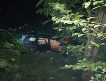 पौड़ी जिले के रिखणीखाल में गुरुवार देर रात हुए बड़ा हादसा, दो लोगों की मौके पर हुई मौत, तीन घायल 4 Hello Uttarakhand News »