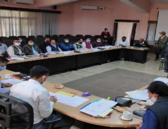 सभी विभाग यह सुनिश्चित करें कि सभी कार्य 31 मार्च 2021 से पूर्व पूर्ण होकर धनराशि शत प्रतिशत व्यय हो - पिथौरागढ़ जिलाधिकारी डॉ विजय कुमार 4 Hello Uttarakhand News »