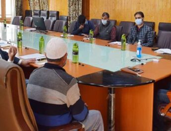 Jammu & Kashmir: Deputy Commissioner Pulwama reviews power pilferage scenario 4 Hello Uttarakhand News »