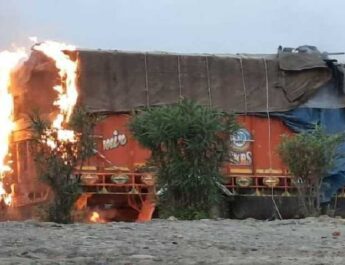 Video: Jammu & Kashmir, Nagrota Gunfight: 4 unidentified militants killed, 2 SoG men injured 2 Hello Uttarakhand News »