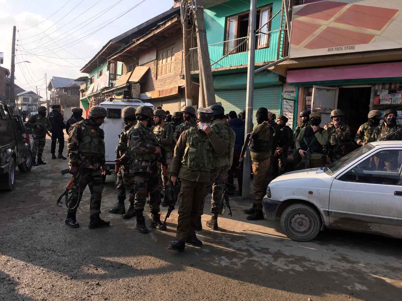 Jammu & Kashmir: Two soldiers from army’s Kilo Force got martyred in militant attack at HMT on Srinagar outskirts 2 Hello Uttarakhand News »