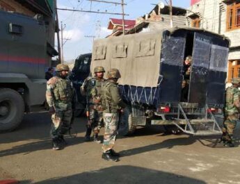 Jammu & Kashmir: Two soldiers from army’s Kilo Force got martyred in militant attack at HMT on Srinagar outskirts 3 Hello Uttarakhand News »