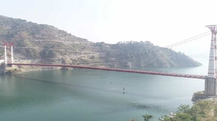 टिहरी: मुख्यमंत्री त्रिवेंद्र सिंह रावत ने डोभरा चांठी भारी वाहन झूला पुल का किया लोकार्पण 1 Hello Uttarakhand News »