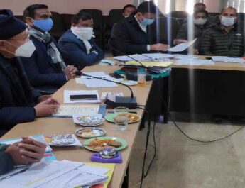 पिथौरागढ़: आयुक्त कुमाऊं मण्डल ने की विकास कार्यों की समीक्षा बैठक, दिए यह महत्वपूर्ण निर्देश 3 Hello Uttarakhand News &raquo;