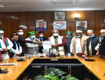 मुख्यमंत्री से भारतीय किसान यूनियन के प्रतिनिधि मण्डल ने की भेंट, दिए किसानों की समस्याओं के समाधान के निर्देश 3 Hello Uttarakhand News »