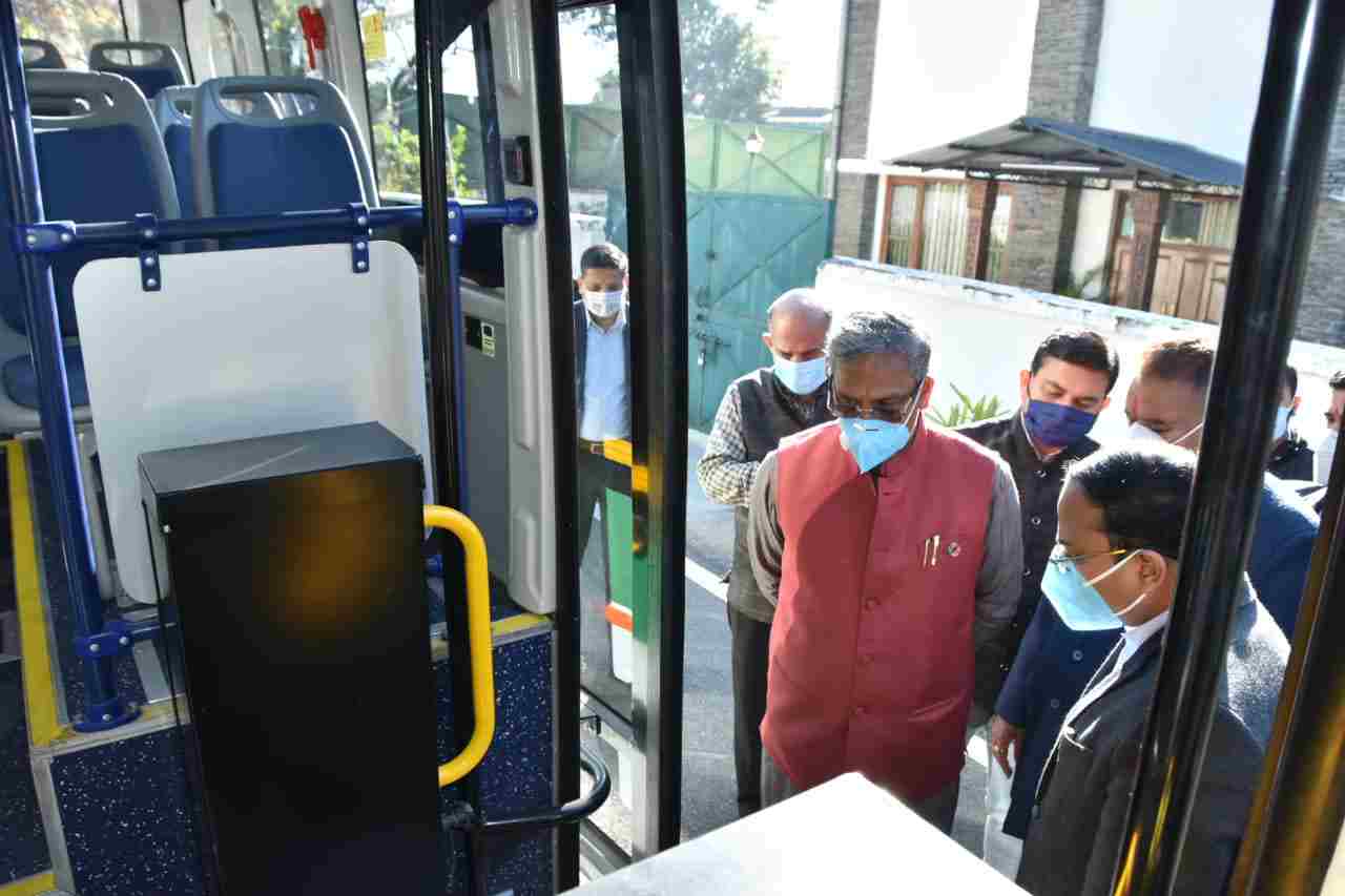 देहरादून शहर में इलेक्ट्रिक बस का हुए ट्रायल रन, देहरादून स्मार्ट सिटी लिमिटेड का फ़िलहाल 30 बसें चलाने का प्रयास 2 Hello Uttarakhand News »