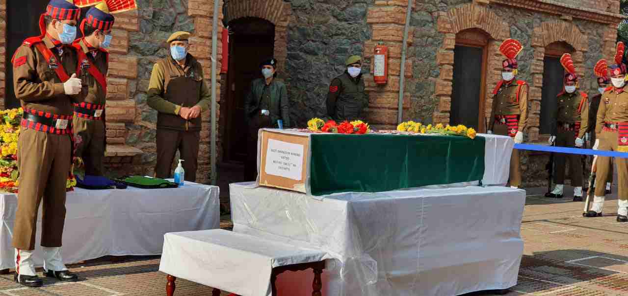 Jammu & Kashmir: Wreath laying ceremony of Manzoor Ahmad PSO of PDP Leader 2 Hello Uttarakhand News »