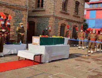 Jammu & Kashmir: Wreath laying ceremony of Manzoor Ahmad PSO of PDP Leader 2 Hello Uttarakhand News »