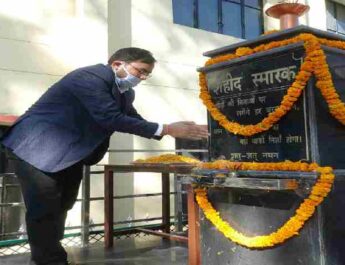 विजय दिवस: शहीद स्थल स्मारक तहसील परिसर बागेश्वर में श्रृद्धांजलि कार्यक्रम हुआ आयोजित, उपजिलाधिकारी बागेश्वर ने किए श्रृद्धासुमन अर्पित 2 Hello Uttarakhand News »