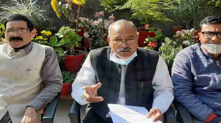 सात लाख लोगों को रोजगार देने का दावा सिर्फ हवा हवाई, बंशीधर भगत व मदन कौशिक भी अब जनता को लगे बरगलाने-मोर्चा 1 सात लाख लोगों को रोजगार देने का दावा सिर्फ हवा हवाई, बंशीधर भगत व मदन कौशिक भी अब जनता को लगे बरगलाने-मोर्चा 1 Hello Uttarakhand News »