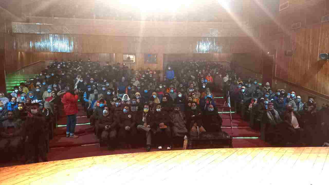 J&K: BJP facilitated newly elected representatives, vowed to work for development in region, Was victory of trust and commitment: Chugh 5 J&K: BJP facilitated newly elected representatives, vowed to work for development in region, Was victory of trust and commitment: Chugh 5 Hello Uttarakhand News »