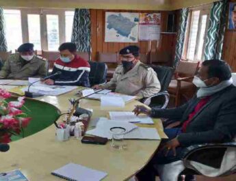 जिला सड़क सुरक्षा समिति की बैठक हुई संपन्न, जिलाधिकारी डॉ विजय कुमार ने दिए यह महत्वपूर्ण निर्देश 2 Hello Uttarakhand News »