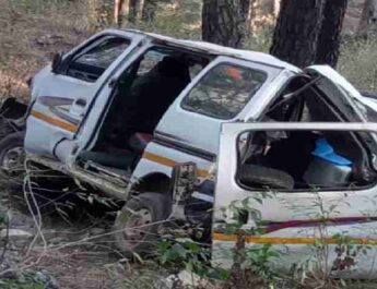 पिथौरागढ़: ब्रेक फेल होने की वजह से कार हुई दुर्घटनाग्रस्त, सभी यात्री सुरक्षित 3 Hello Uttarakhand News »