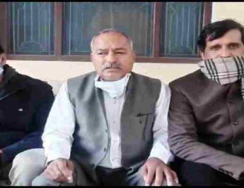 अधिकारियों की परिक्रमा करने वाले ही बने पुरस्कार के हकदार! पुरस्कार वितरण मामले की सरकार कराए जांच - मोर्चा 2 Hello Uttarakhand News »