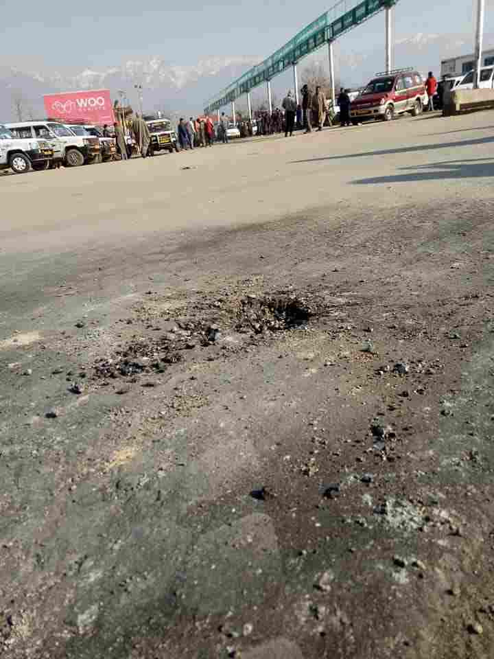 Jammu & Kashmir: Grenade attack in Tral, 8 civilian injured 2 Hello Uttarakhand News »