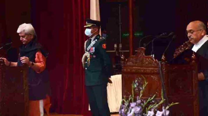 J&K: Lt Governor administers Oath to Justice Pankaj Mithal as the new Chief Justice of the High Court for Jammu & Kashmir and Ladakh 1 Hello Uttarakhand News »