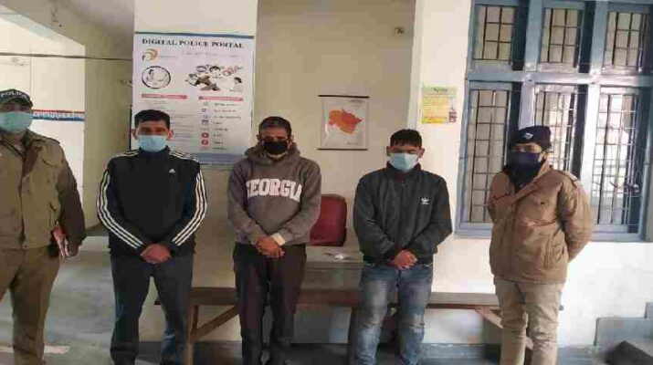बागेश्वर: नाबालिग लड़की के साथ छेड़ाखानी व दुराचार करने पर तीनों आरोपी गिफ्तार 17 Hello Uttarakhand News » Page 3 of 5