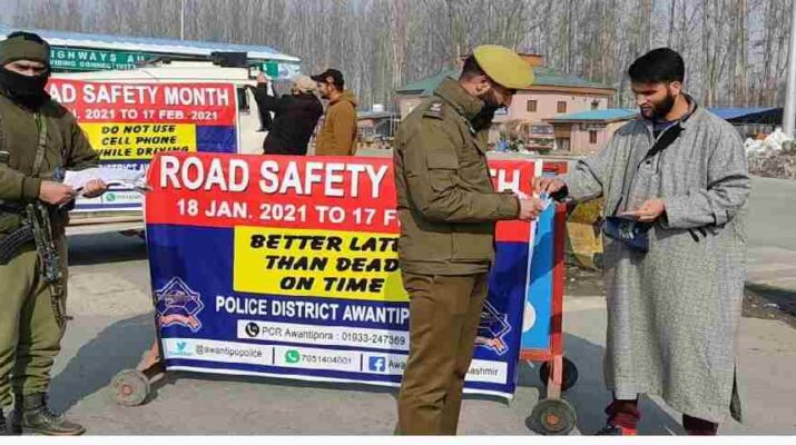 Jammu & Kashmir: 'Sadak Surakhsha Jeevan Raksha' kick started across all districts of Kashmir 1 Hello Uttarakhand News »