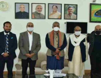 हिंदुजा ग्रुप के चेयरमैन ने की मुख्यमंत्री से भेंट, दिया देवप्रयाग में स्विट्जरलैंड की भांति स्विस सिटी की स्थापना का आश्वासन 4 Hello Uttarakhand News »