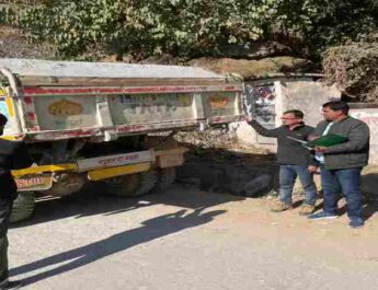 जनपद पिथौरागढ़ में अवैध खनन पर चला प्रशासन का डंडा, हुई बडी कार्यवाही 2 Hello Uttarakhand News »