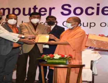 ई-मंत्रीमंडल के लिए उत्तराखण्ड को मिला अवार्ड ऑफ एक्सीलेंस, उत्तर प्रदेश के मुख्यमंत्री योगी आदित्यनाथ ने लखनऊ में किया एवार्ड प्रदान 3 Hello Uttarakhand News »