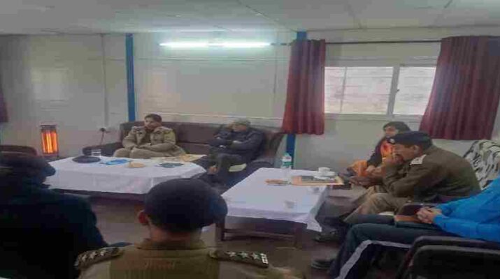 चमोली आपदा अपडेट: गढ़वाल आयुक्त ने की राहत एवं बचाव को लेकर समीक्षा बैठक, अभ तक 54 मानव शव एवं 22 मानव अंग बरामद 1 Hello Uttarakhand News »