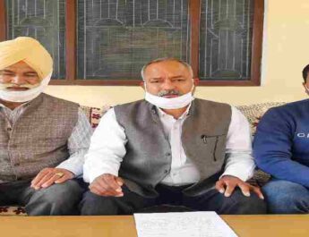 खराब आर्थिक स्थिति के चलते किसान नहीं कर पाता भंडारण! किसान को चुकाना है खाद, बीज और ऋण दाता का कर्ज़ - मोर्चा 4 Hello Uttarakhand News »