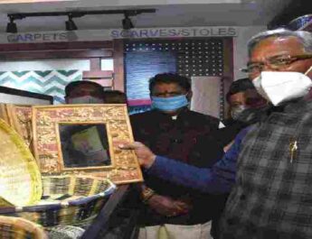 दिल्ली स्थित उत्त्तराखण्ड सदन में उत्तराखंड हथकरघा एवं हस्तशिल्प विकास परिषद के हिमाद्रि एम्पोरियम का हुआ उद्घाटन 3 Hello Uttarakhand News »