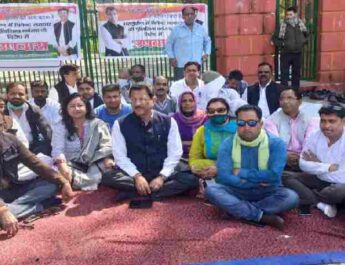 भराड़ीसैंण लाठीचार्ज के खिलाफ धस्माना बैठे अनशन पर 3 Hello Uttarakhand News »