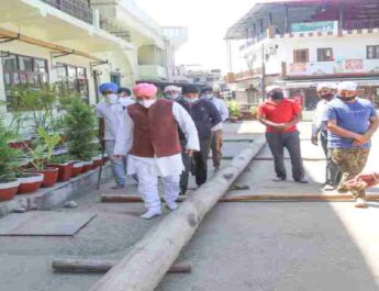 झण्डे जी मेला प्रबन्धन समिति ने शुरू की मेला आयोजन की तैयारियां, देखें कौन और किस दिन चढ़ाया जायेगा दर्शनी गिलाफ 4 Hello Uttarakhand News »